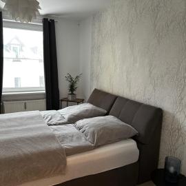 Kassel में, होटल Interior Apartments - Service Apartments in Bahnhofsnähe und UNESCO-Bergpark mit Parkplatzmöglichkeit, EBK, kinderfreundlich, Familienzimmer