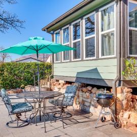 1/2 Mi to Lake Lawtonka: Mtn-View Haven!, hotel in Medicine Park