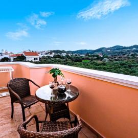 Kalimera Apartments - Cozy Stay in Kokkari, 200m from the Beach, khách sạn ở Kokkari