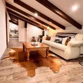 Cozy Alpine Attic, hotell sihtkohas Savièse