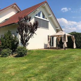 Ferien - Apartment umgeben von Obstplantagen