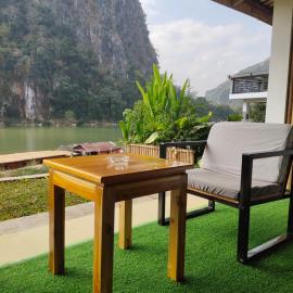 Amanda Riverside، فندق في Nongkhiaw