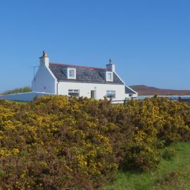 Meall Dubh - coastal cottage with stunning views