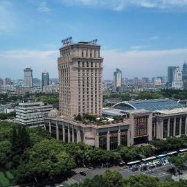 Wyndham Grand Plaza Royale Ningbo: Ningbo şehrinde bir otel