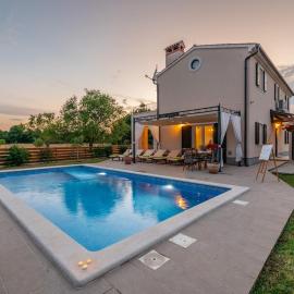 Villa Cicibella by IstriaLux, hotelli kohteessa Puntera