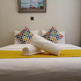Nanic Homes Deluxe Queen Studio
