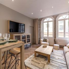 All in Lyon | Chalet urbain chic climatisé Lyon 6, hotel Lyonban
