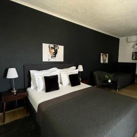 Mediteran Hvar - Modern Rooms and Restaurant, B&B, hotell i Vrboska