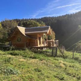 Cabane Insolite de la Semine, hotell sihtkohas La Pesse