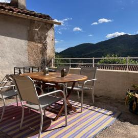 La Pause Bleue, hotel in Saint-André-de-Majencoules