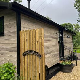 Flying Scotsman Unique Carriage Pet Friendly! Lazy Spa can be available upon request with additional cost of 40, hotel in Bridgend