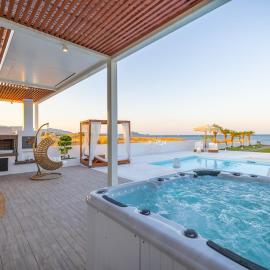 Charisma Beach Front Villa, hotel di Kolimbia