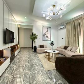 Luxury 2BD Fully Serviced Apartment in Jahi, hotel em Kado