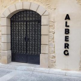 Alberg Os de Balaguer、Os de Balaguerのホテル
