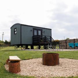 Quarterlands Glamping, Shepherds hut Bracken, hotel in Crawfordsburn