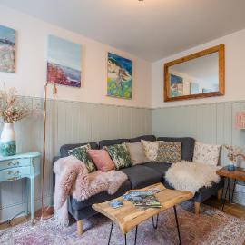 St Ives apartment less than 5 minutes walk to beach parking available