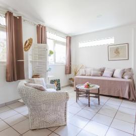 L'Extension, hotel u gradu Paea