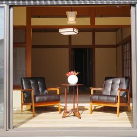 東平乃記憶, hotel Niihamában