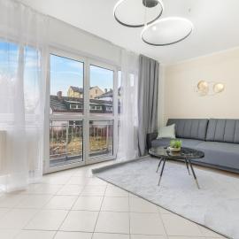 cruwzo I Modern Centrally Located Apartment with Parking