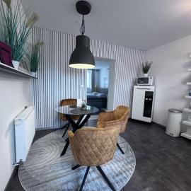 Barrierefrei - 24Std-CHECK-IN kontaktlos - Kingsize Bed - W-LAN - Parkplatz W 3, hotel Bückeburgban