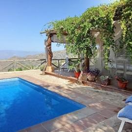 Casa Rural en Málaga, donde el tiempo se detiene, hotell i Las Casillas