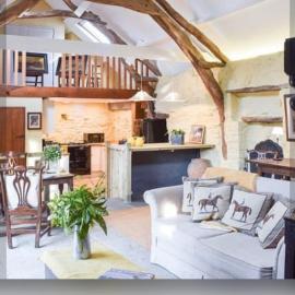 Glovers cottage private hot tub and super king, hotel a Llanrhystyd