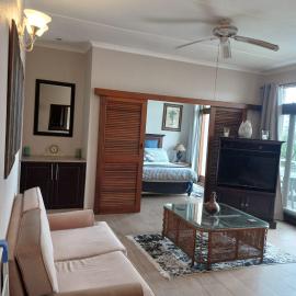 35 Ocean Breeze Winkelspruit, hotel in Kingsburgh
