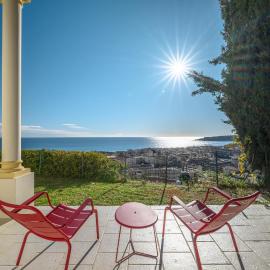 Magnifique Villa d'époque vue mer, plage à 12 min à pieds, hotel i Menton