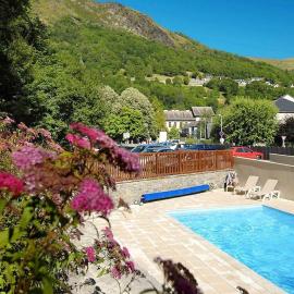 Saint Lary Centre T2 4 Pers Piscine Vue Montagne, hotel u gradu 'Saint-Lary-Soulan'