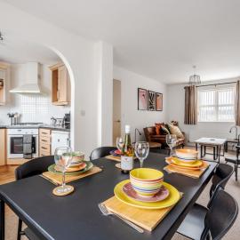 The Point 2 Bed Flat Parking - Pass the Keys