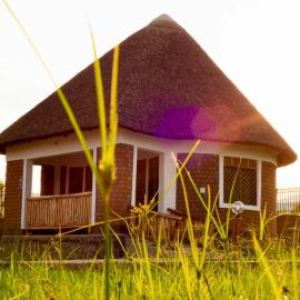 The Dream Experience Lodge - Support an Orphanage、カセセのホテル
