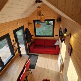 Tiny House Kota Grill & Sauna, hôtel à Yébleron