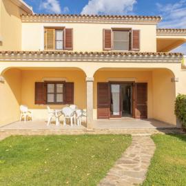 La Cinta Apartments, Hotel in San Teodoro