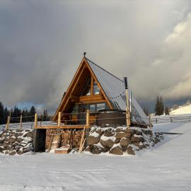 A mon Chalet, hotel a Vărşag