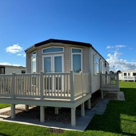 Millfield - G17, bath, central heating, bed linen - Meadow Lakes Caravan & Lodge Hire