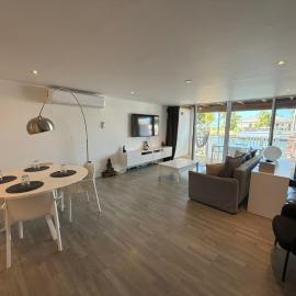 Luxury Waterfront Villa 249C Starlink Wifi
