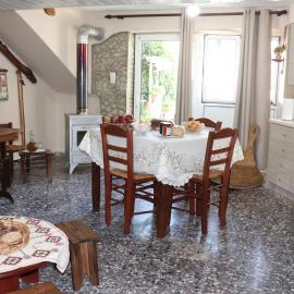 Mary's house, hotel u gradu Makrikhórion