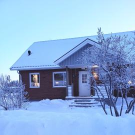 Villa with sauna, Hotel in Umeå