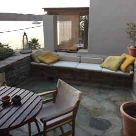 Wonderful maisonette by the sea in Kea, Hotel in Gialiskari