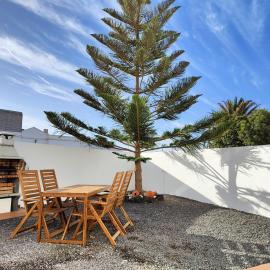 NoPasaNada Tu casa en Lanzarote - By Lanzarote Vacation Homes、ティナホのホテル
