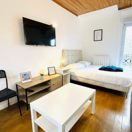 Appartement porte de Saint Ouen, hotel a París