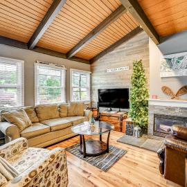 Cortland Townhome - Walk to Greek Peak Mtn Resort!, hotel a Cortland