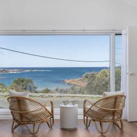 Waves at Boat Harbour, 65 Kingsley Dr - stunning house, fantastic waterviews and dog friendly, hotel in Boat Harbour