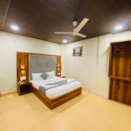 Hotel AVK-Near Kokilaben Hospital & Versova Beach- Rooms with Kitchen