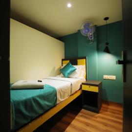 CABIN STAY MAROL-The Hubz, viešbutis Mumbajuje