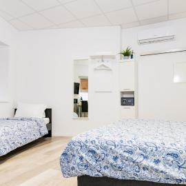 Private room #2 with King & Single bed, ground floor, AC, 2min to RAB, no kitchen, hótel í Ramstein-Miesenbach