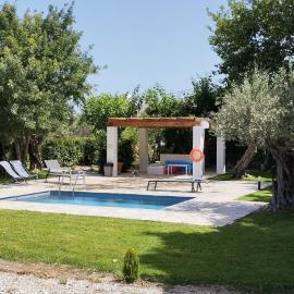 Elia Suites, hotel in Trianta