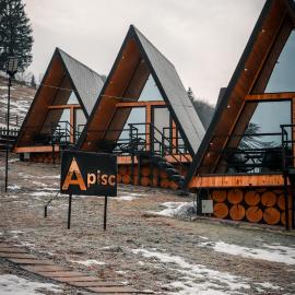 A Pisc, Hotel in Vatra Moldoviţei