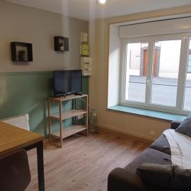 Maison proche du centre ville avec WIFI, hotel a Sées