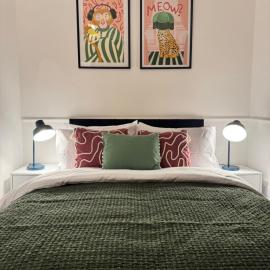BIG House for Business Stays in Barnsley with 6-bedrooms & 8 Beds by PureStay